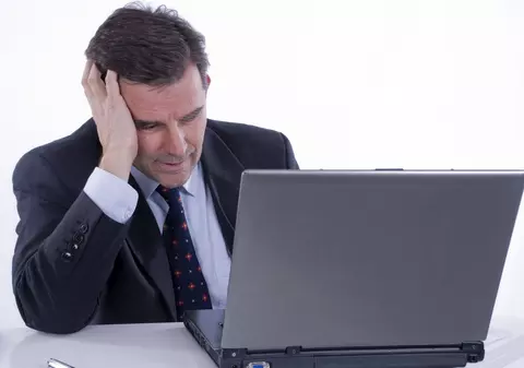 A dat firma în judecată pentru că se plictisea de moarte. Bărbatul cere daune de 360.000 de euro