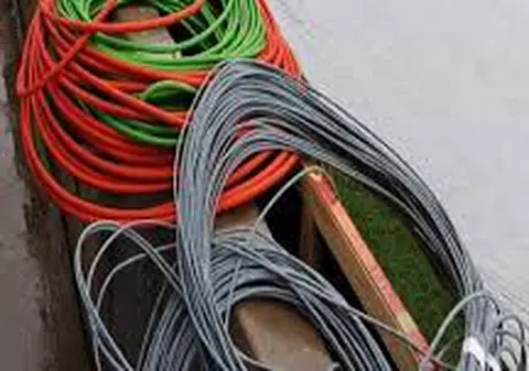 Peste 50 de români arestați în Spania pentru furt de cabluri de cupru