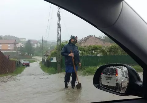 Cod Galben de inundații până la miezul nopții