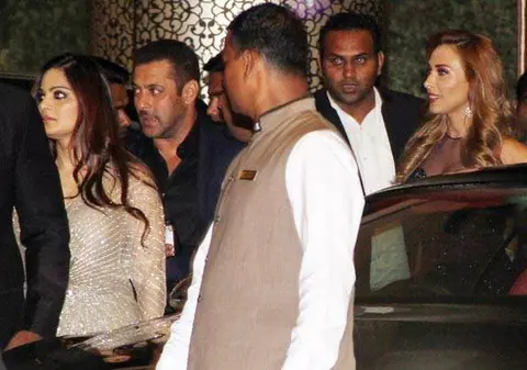 E oficial! Iulia Vântur și Salman Khan nu se mai ascund! Au ieșit pentru prima dată împreună în public, la o nuntă! VIDEO&FOTO