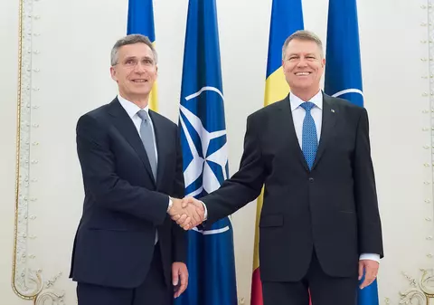 VIDEO/ Klaus Iohannis și secretarul general al NATO, în vizită la Brigada Multinațională Sud-Est, de la Craiova