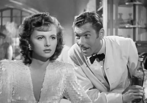Actrița Madeleine LeBeau, cunoscută din filmul ”Casablanca”, a murit | VIDEO