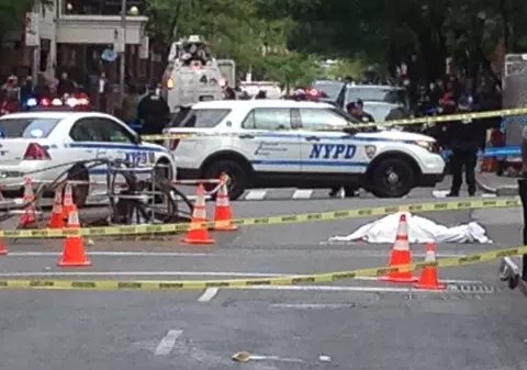 Un bărbat a fost împușcat mortal de un agent NYPD în centrul Manhattan-ului