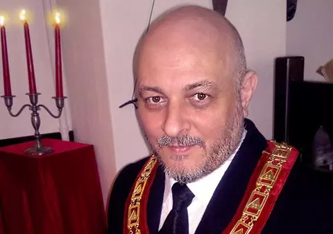 EXCLUSIV/ Secretul dispariției celui mai vândut artist român după Revoluție! După un infarct și o criză financiară Marius Dragomir a fost salvat de masoni!