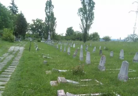 Caz revoltător în Dej. Zeci de morminte ale eroilor din Primul Război Mondial au fost profanate