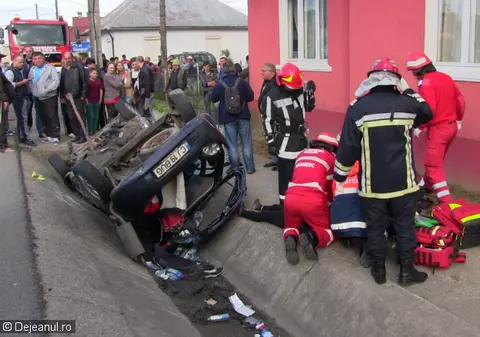Cântăreaţă de muzică populară, implicată într-un accident de maşină. O persoană a murit | VIDEO