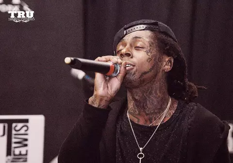 Rapperul Lil Wayne, internat de urgență, în urma unor crize convulsive