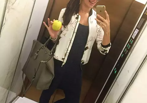 Și-a etalat burtica de gravidă la plajă. Cum arată Alina Pușcaș în luna a cincea de sarcină