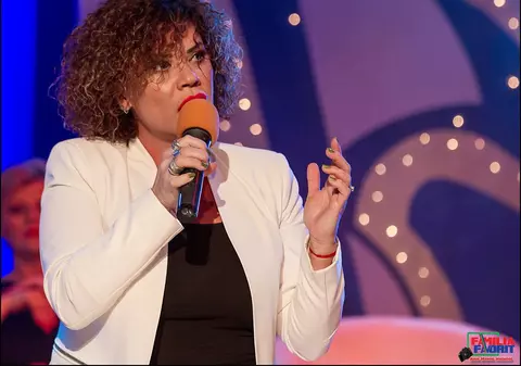 Situație delicată între Luminița Anghel și fiul ei adoptiv. Au izbucnit în lacrimi, în direct la tv