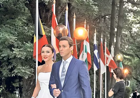 EXCLUSIV / Cuplate cu intenții «necurate» Psihologul Libertăţii dezvăluie cum le trădează pe celebrităţi locurile unde şi-au «agățat» partenerii de viaţă