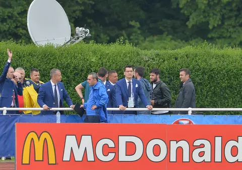 Euro 2016. Burleanu, contrat dur, după ce s-a premiat pentru calificarea la turneul final: ”I se mai spune «valoare adăugată»!” / GALERIE FOTO