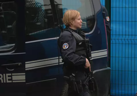 Euro 2016. Tricolorii au făcut în această dimineață primul antrenament cu porțile închise, păziți de jandarmi înarmați / FOTO și VIDEO