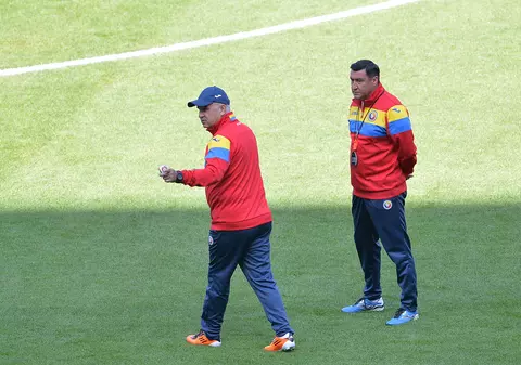 Euro 2016. Râzi cu lacrimi! Iordănescu a fost luat la mișto de un fost coleg de la Steaua! Iată ”rugăciunea” habotnicului General / Foto în articol