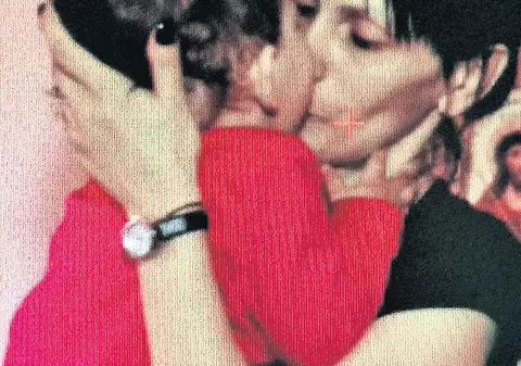 Şi-a îmbrăţişat mama şi a intrat în comă! Dramatica poveste a lui Denis, băiatul fotbalistului Cosmin Paşcovici