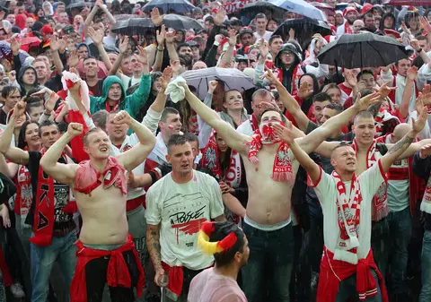 Euro 2016. Cinci fani polonezi au fost condamnați la închisoare pentru comiterea de violențe