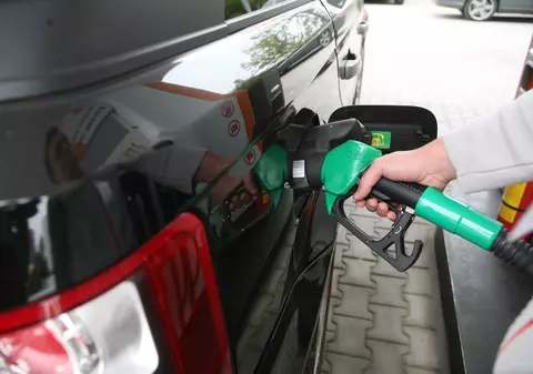 Uluitor: Motorina a devenit mai scumpă  în România decât în Germania!