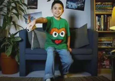 RECORD: El este cel mai tânăr jucător profesionist de jocuri video