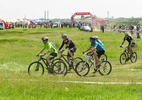 Peste 1.300 de rideri mari și mici se pregătesc de aventura ”La Broaște” / GALERIE FOTO