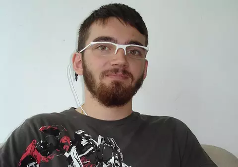 Un tânăr din Timiş, cu mari deficiențe de auz, surprinde în domeniul tehnicii!