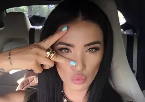 Adelina Pestrițu a întors privirile când a apărut îmbrăcată așa, însă un mic detaliu i-a lăsat mască pe toți. „Exagerezi”