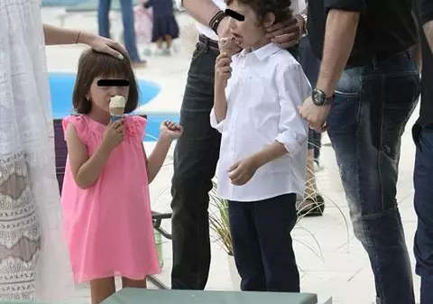 Soțul Cristinei Spătar și-a scos copiii în oraș. Imaginile care i-au surprins pe toți