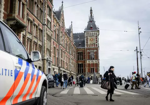 Caz șocant la Amsterdam! O femeie a murit după ce a băut doi litri de apă