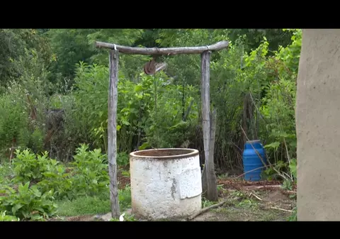 A scăpat cu viaţă după ce a căzut 8 metri în fântână!