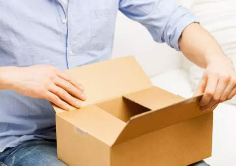 Distrus, furat, pierdut. La ce pericole se expune... un colet poştal și cum eviți paguba