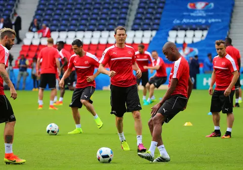 Euro 2016. Un fost internaţional i-a spionat pe elveţieni: "Suferă pe faza de apărare!"