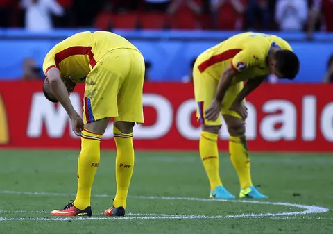 Euro 2016. Situație explozivă la echipa națională, care a terminat de-a bușilea meciul cu Elveția! ”N-am mai întâlnit așa ceva, să cadă toată echipa după minutul 60, ca popicele!”