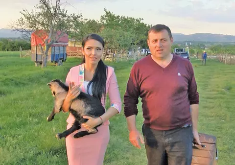 (P) Andreea Mantea, la stână!