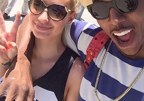 Artista Iggy Azalea și baschetbalistul Nick Young s-au despărţit