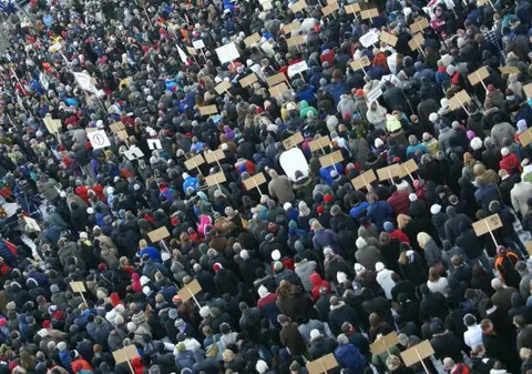 Proteste în Polonia. Mii de oameni au manifestat pentru dreptul femeilor la avort