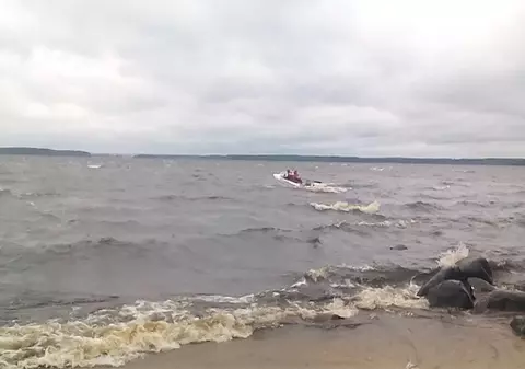 Tragedie pe un lac din Rusia. Cel puțin 13 copiii au murit din cauza unei furtuni