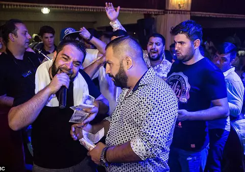 Adi Minune și Salam, vedete la BBC | "Trăiesc viaţa ca sultanii!"