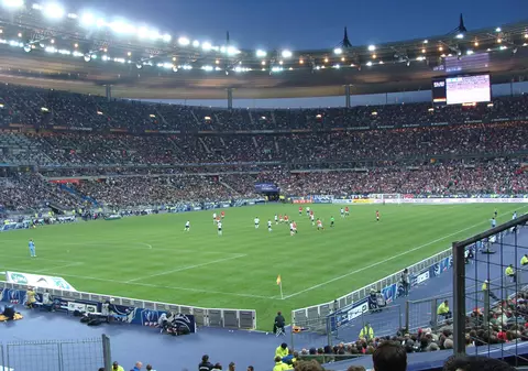 Alertă teroristă înainte de Franța-Islanda. O mașină a fost detonată lângă Stade de France