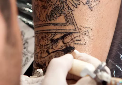 S-a deschis prima şcoală de tatuaje din România