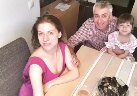 VIDEO EXCLUSIV/ Nu mai era virgină la majorat. Tily Niculae se mutase deja cu actualul ei soț!