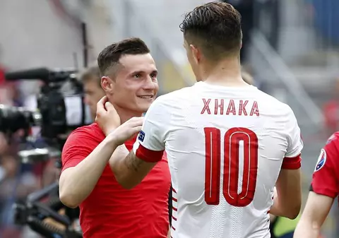 Euro 2016. Albania - Elveția 0-1. Cum s-a îmbrăcat mama fraților Xhaka. Foto în articol