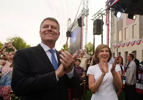 FOTO/Toate privirile au fost îndreptate către ea. Carmen Iohannis, ținută impecabilă la Ziua Americii