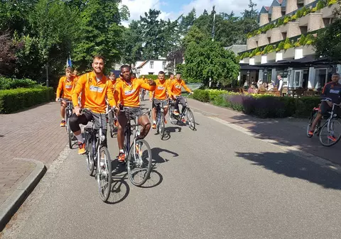 Jucătorii stelişti, călare pe situaţie, în drum spre antrenament