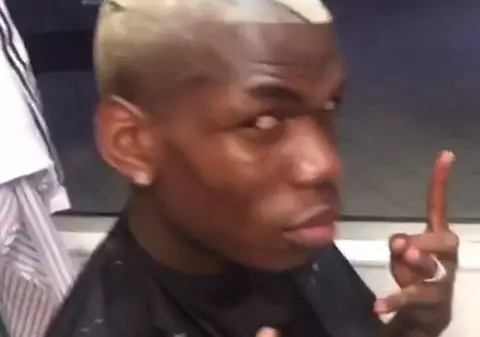 Paul Pogba a plecat în vacanță cu o nouă tunsoare extravagantă. Francezul se distrează în LA / GALERIE FOTO și VIDEO