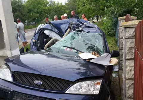 Accident grav în judeţul Vaslui. O tânără a murit la două zile de la nuntă