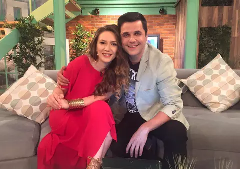 Adela Popescu se întoarce la muncă, la trei luni de când a născut