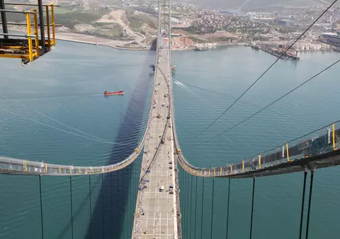 Cel de-al doilea pod din Europa ca mărime, construit cu oțel din Galați