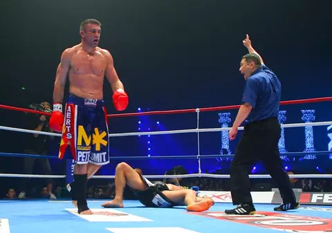 Legendarul Peter Aerts îl provoacă pe Cătălin Moroșanu înaintea galei Superkombat de la Mamaia