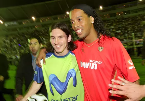 Ronaldinho l-a încurajat pe Messi: “Este dificil ca cel mai bun jucător din lume să fie în criză”