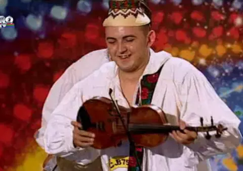 Vasilică Ceteraşu a devenit tată de fată. Prima imagine cu soția lui după ce a născut