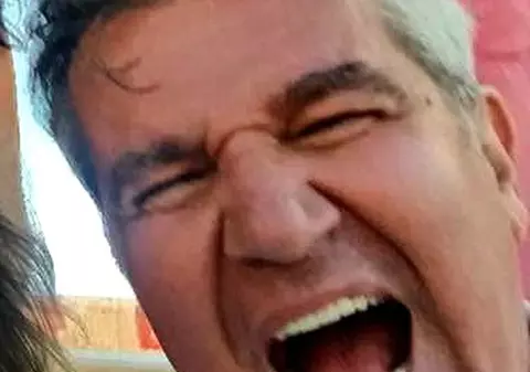 Macho-Bittman e istorie! Artistul și-a dezgolit pectoralii lăsați și acoperiți cu păr cărunt