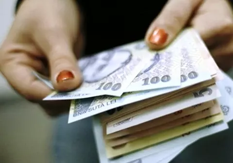 Bugetarii a căror activitate presupune factori de risc ar putea primi noi sporuri, din 2018. Cine ar încasa cel mai mult